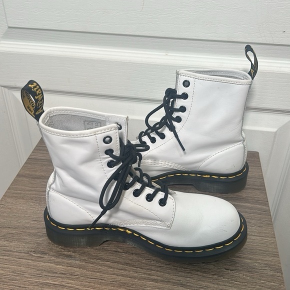DR MARTENS WOMEN 1460 white leather LACED IN SIZE 6 - Picture 3 of 9